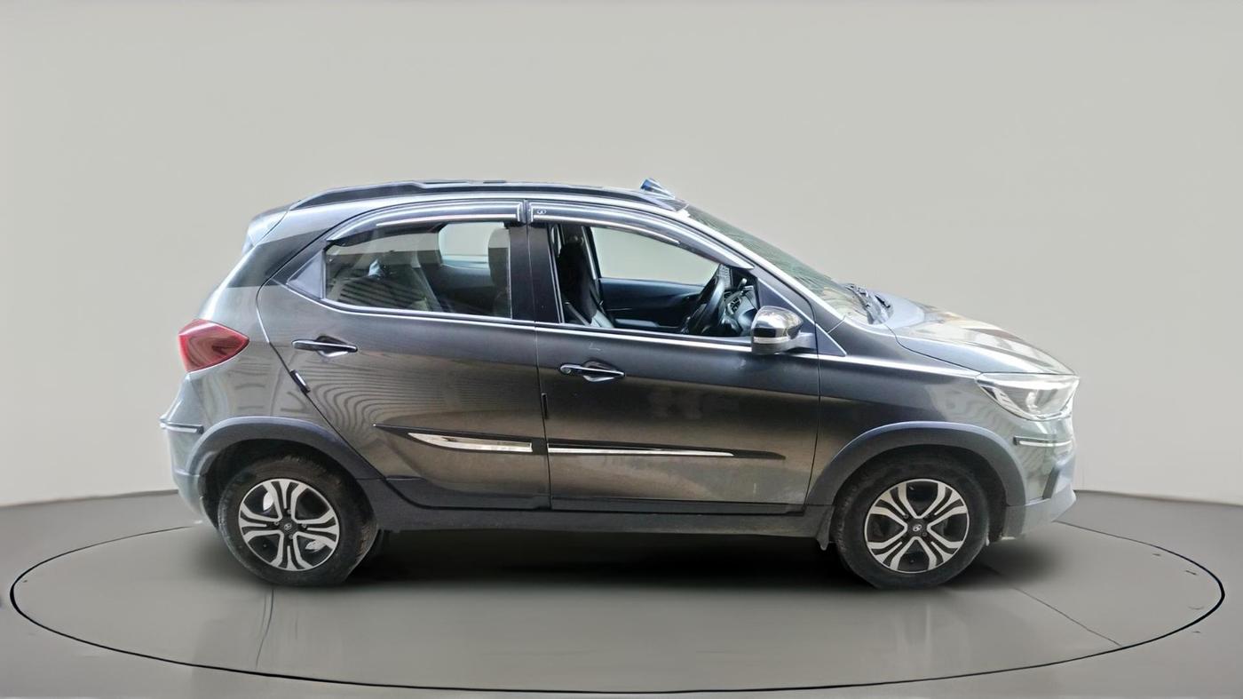 2024 Tata TIAGO NRG  NRG XZA CNG, CNG, Automatic, 15,944 km, exterior