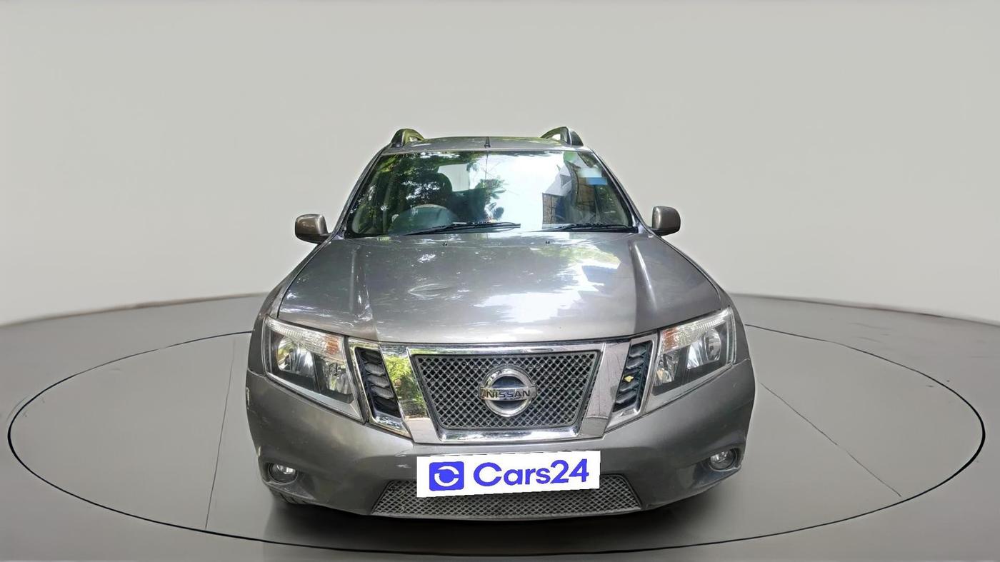 2014 Nissan Terrano XL (P), Petrol, Manual, 1,30,881 km, exterior