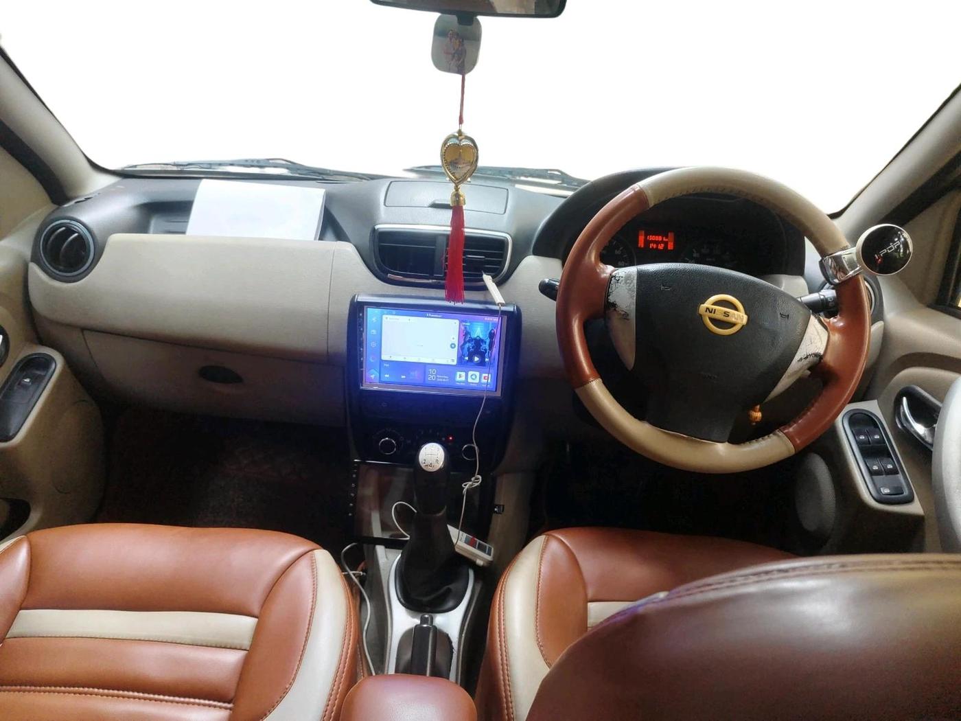 2014 Nissan Terrano XL (P), Petrol, Manual, 1,30,881 km, interior
