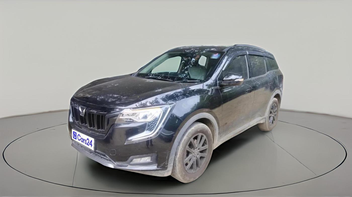 2025 Mahindra XUV700 AX 7 P AT 7 STR, Petrol, Automatic, 16,478 km, exterior