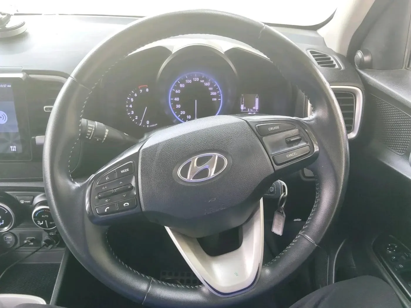 2019 Hyundai VENUE SX 1.0 TURBO, Petrol, Manual, 35,250 km, interior