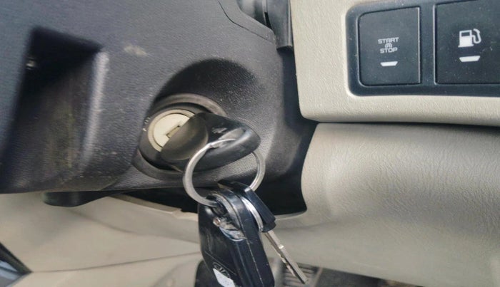 2016 Mahindra Scorpio S6 PLUS 1.99 INTELLI-HYBRID, Diesel, Manual, 81,496 km, interior