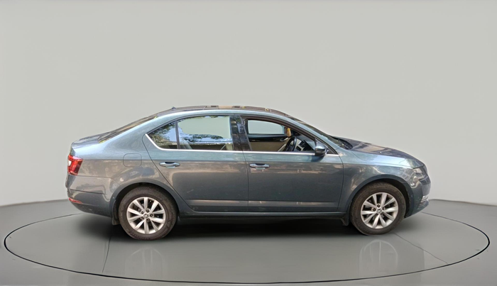 2017 Skoda Octavia 2.0 TDI L&K AT, Diesel, Automatic, 1,32,289 km, exterior