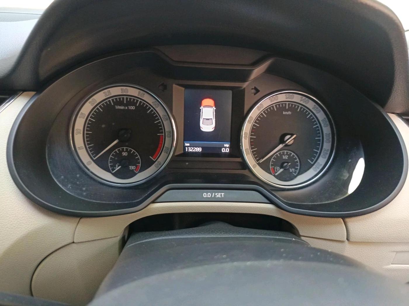 2017 Skoda Octavia 2.0 TDI L&K AT, Diesel, Automatic, 1,32,289 km, interior