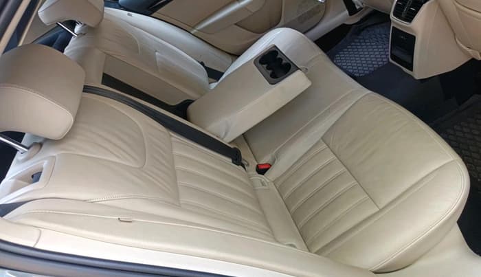 2017 Skoda Octavia 2.0 TDI L&K AT, Diesel, Automatic, 1,32,289 km, interior
