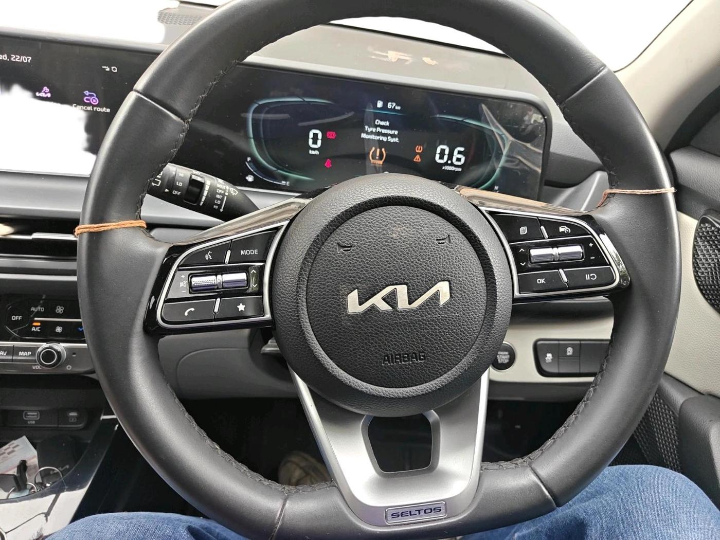 2024 KIA SELTOS  HTX 1.5 PETROL MT, Petrol, Manual, 2,558 km, interior