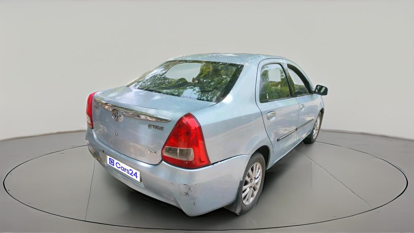 2011 Toyota Etios V, CNG, Manual, 1,07,558 km, exterior