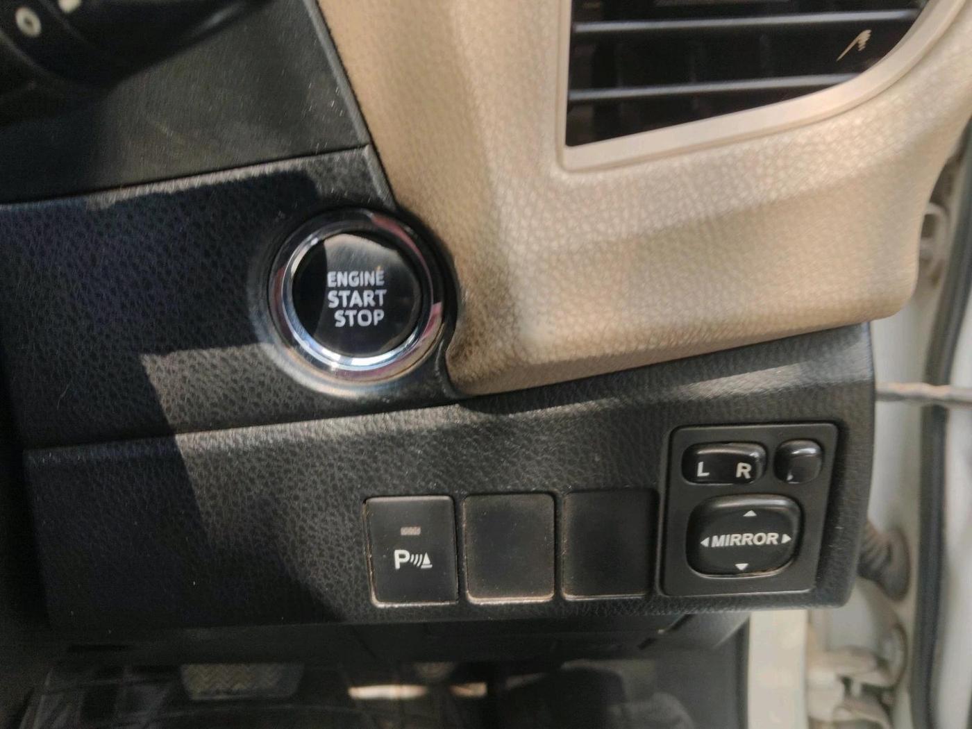 2016 Toyota Corolla Altis VL CVT PETROL, Petrol, Automatic, 1,01,208 km, interior