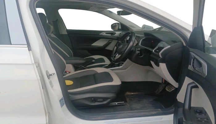 2024 Volkswagen TAIGUN GT PLUS 1.5 TSI DSG, Petrol, Automatic, 19,198 km, interior