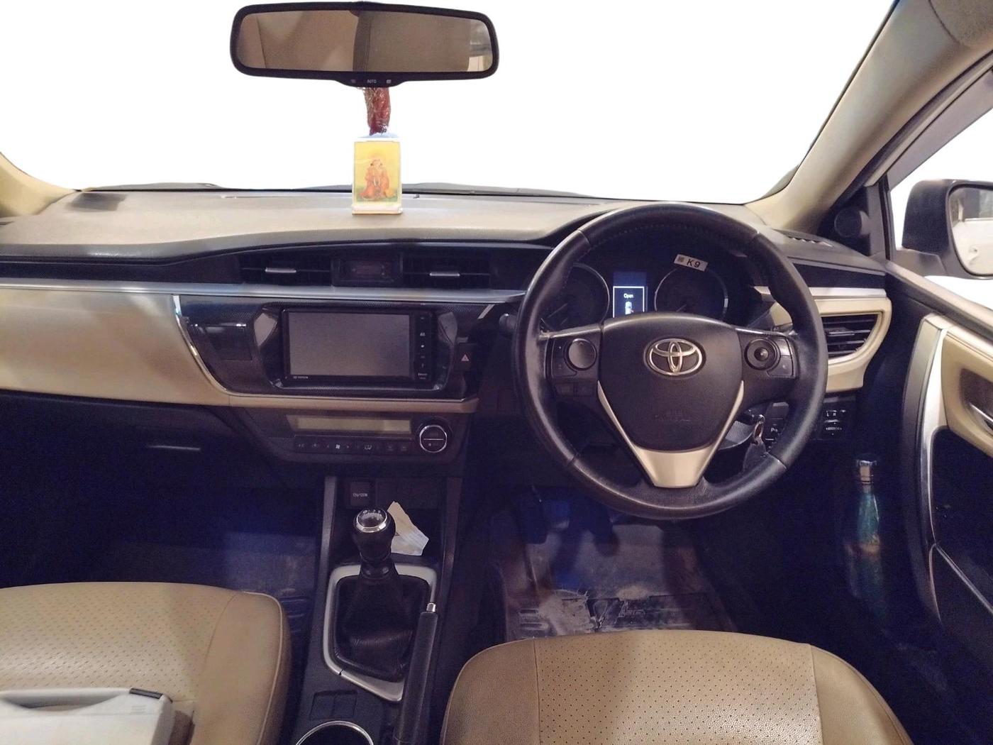 2016 Toyota Corolla Altis G DIESEL, Diesel, Manual, 1,07,301 km, interior