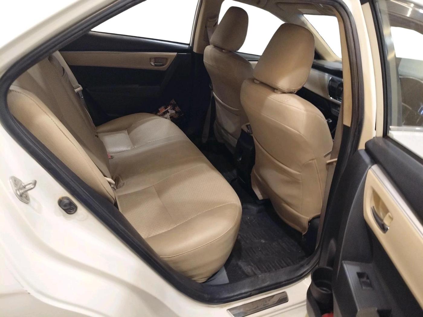 2016 Toyota Corolla Altis G DIESEL, Diesel, Manual, 1,07,301 km, interior