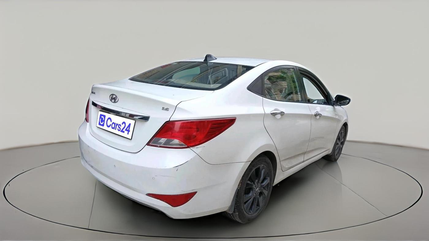 2015 Hyundai Verna FLUIDIC 4S 1.6 VTVT S(O), Petrol, Manual, 49,013 km, exterior