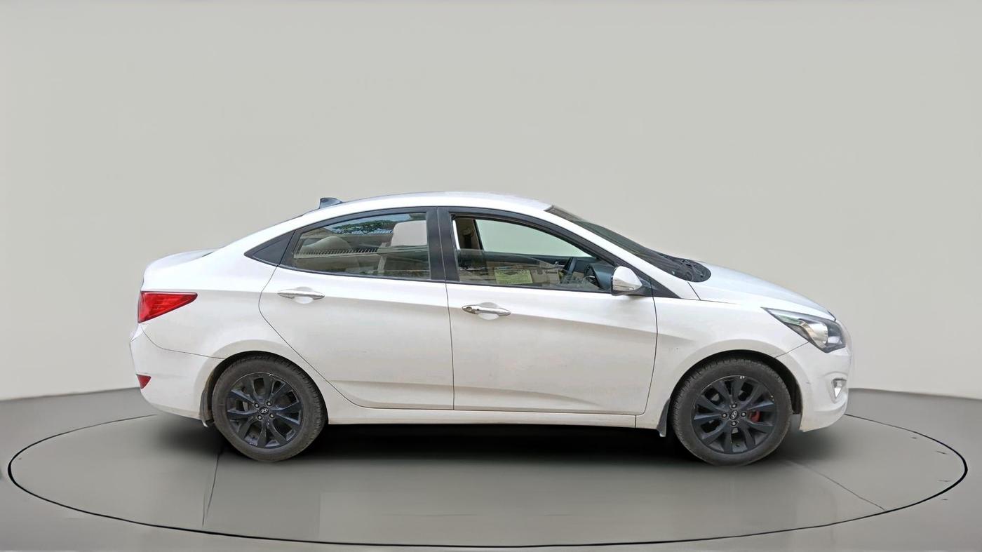 2015 Hyundai Verna FLUIDIC 4S 1.6 VTVT S(O), Petrol, Manual, 49,013 km, exterior
