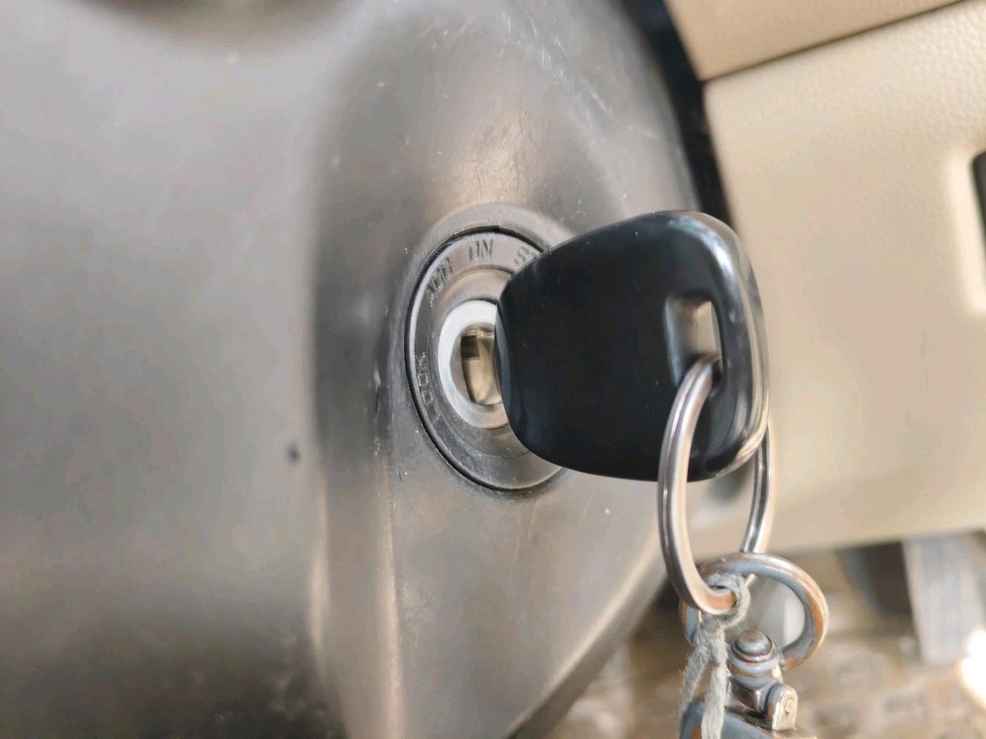 2017 Maruti Dzire LXI, CNG, Manual, 98,400 km, interior