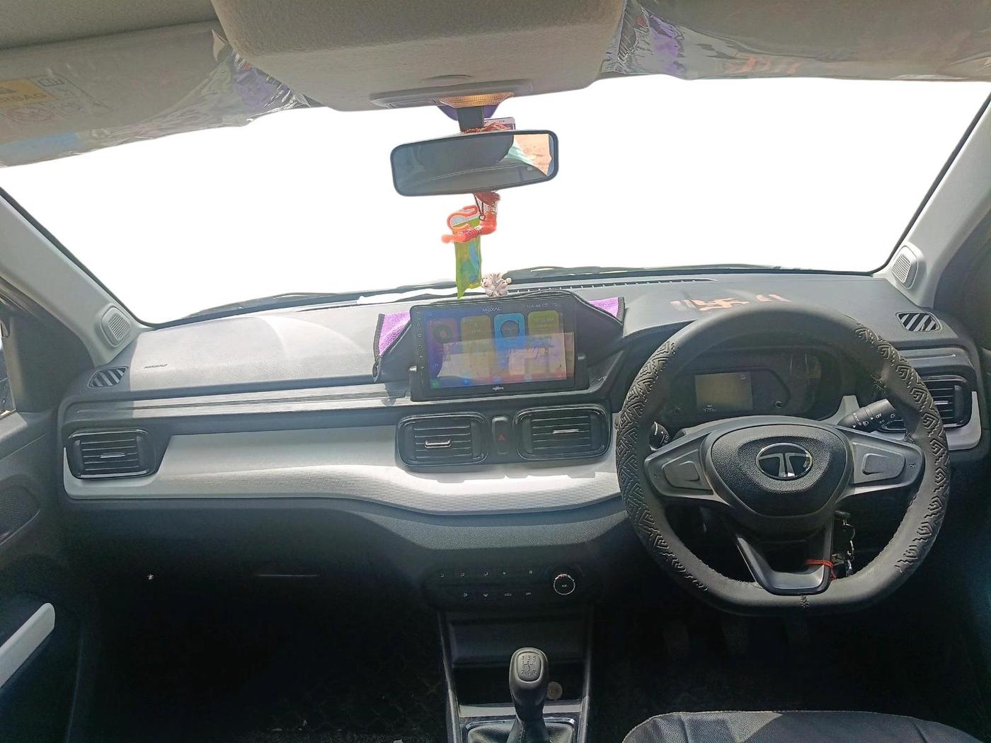 2025 Tata PUNCH PURE MT, Petrol, Manual, 4,795 km, interior