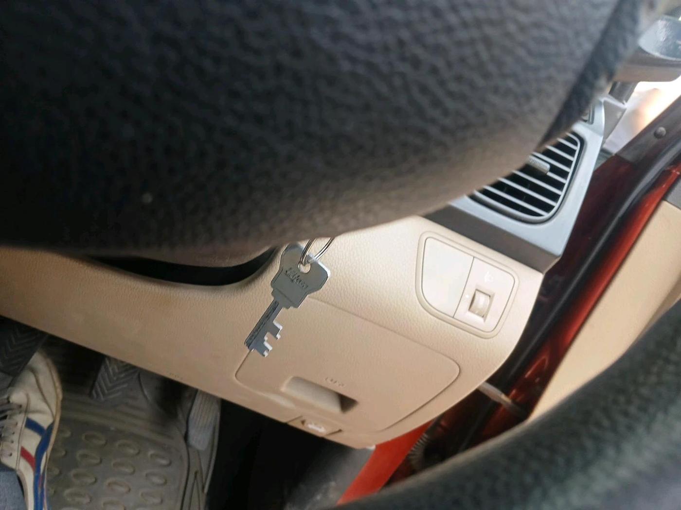 2013 Hyundai Eon ERA +, Petrol, Manual, 91,000 km, interior