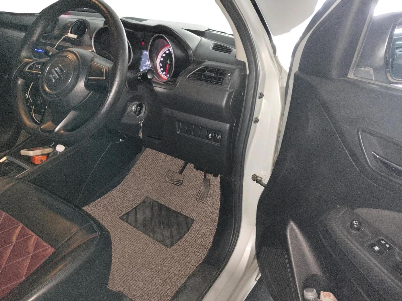 2022 Maruti Swift VXI AMT, Petrol, Automatic, 30,949 km, interior