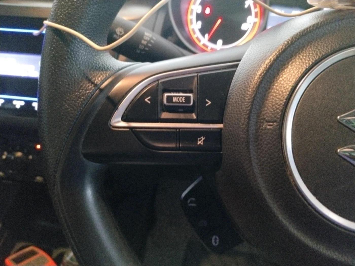 2022 Maruti Swift VXI AMT, Petrol, Automatic, 30,949 km, interior