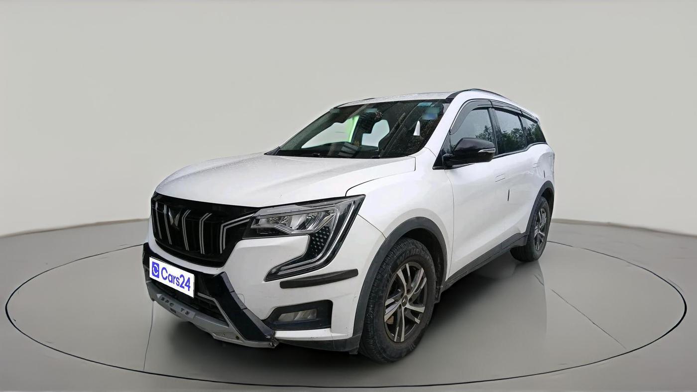 2022 Mahindra XUV700 AX 5 P MT 7 STR, Petrol, Manual, 33,290 km, exterior