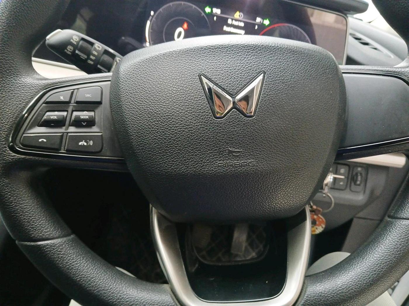 2022 Mahindra XUV700 AX 5 P MT 7 STR, Petrol, Manual, 33,290 km, interior