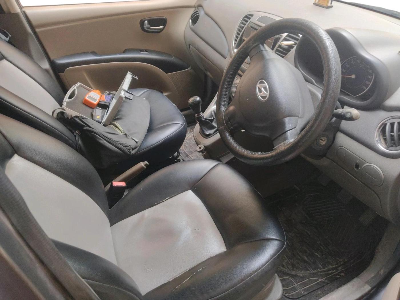 2011 Hyundai i10 MAGNA 1.2, Petrol, Manual, 57,933 km, interior