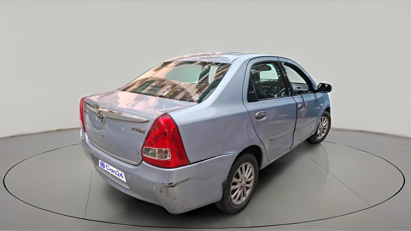 2012 Toyota Etios V, Petrol, Manual, 1,75,965 km, exterior