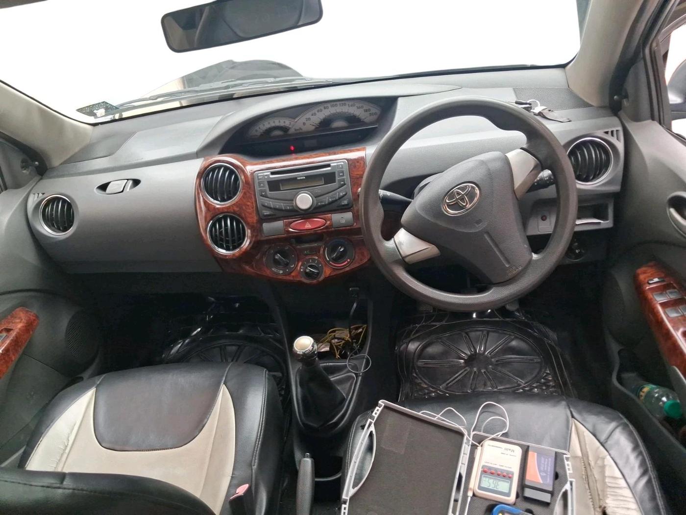 2012 Toyota Etios V, Petrol, Manual, 1,75,965 km, interior