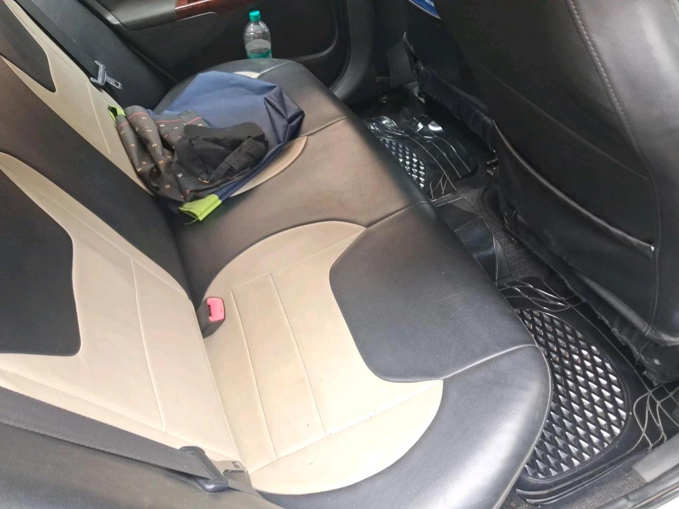 2012 Toyota Etios V, Petrol, Manual, 1,75,965 km, interior