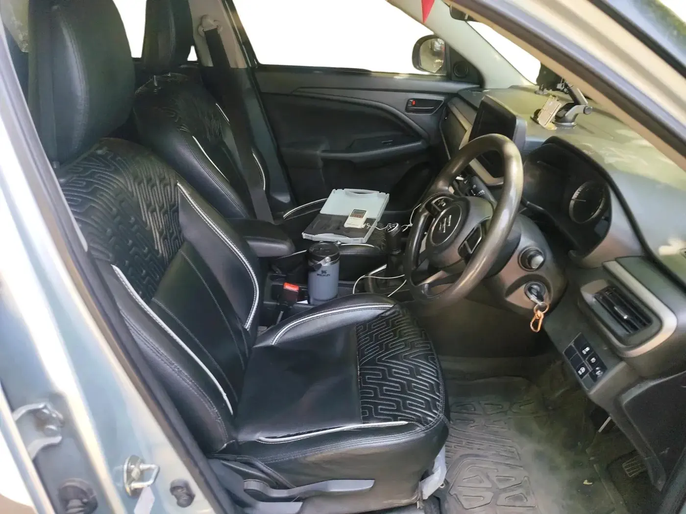 2022 Maruti BREZZA VXI SMART HYBRID, Petrol, Manual, 1,33,183 km, interior