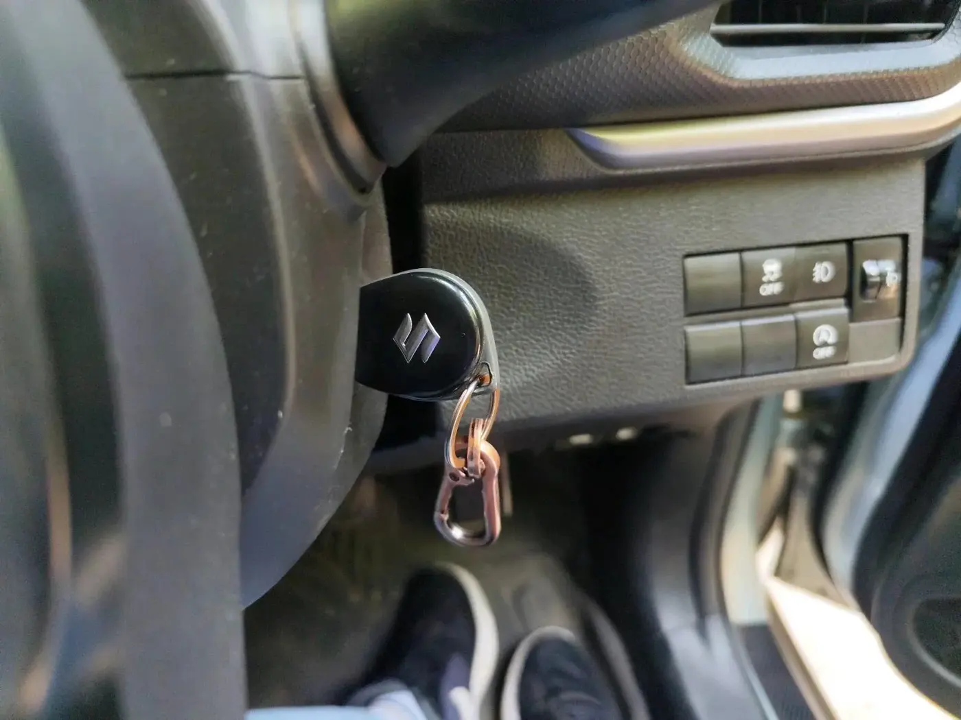 2022 Maruti BREZZA VXI SMART HYBRID, Petrol, Manual, 1,33,183 km, interior