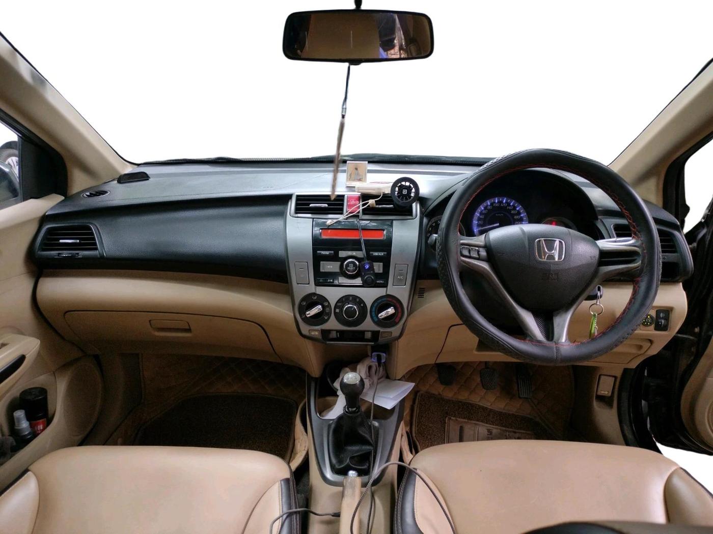 2013 Honda City 1.5L I-VTEC S MT, CNG, Manual, 1,12,694 km, interior