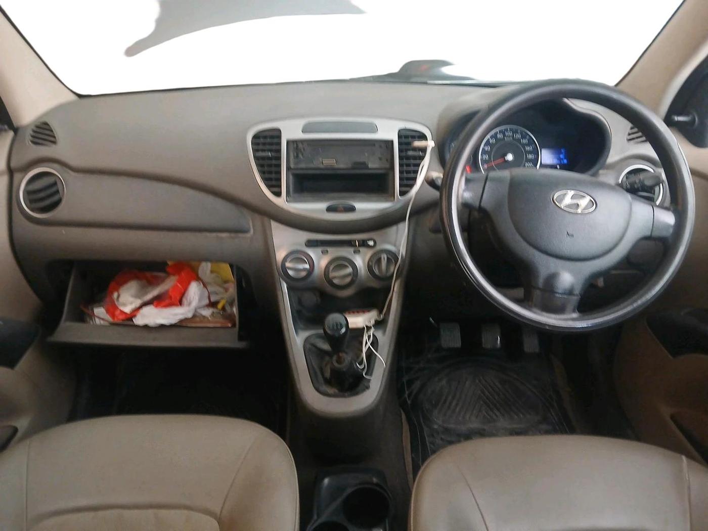 2012 Hyundai i10 ERA 1.1, Petrol, Manual, 73,710 km, interior