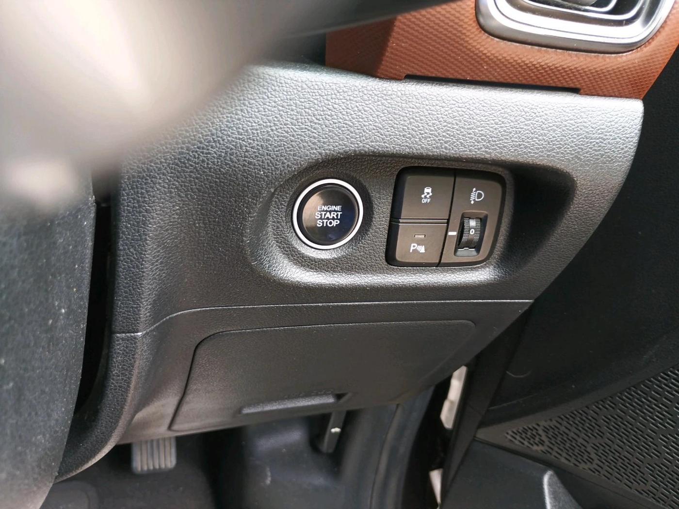 2021 Hyundai ALCAZAR 1.5 SIGNATURE (O) AT 6STR, Diesel, Automatic, 1,36,643 km, interior