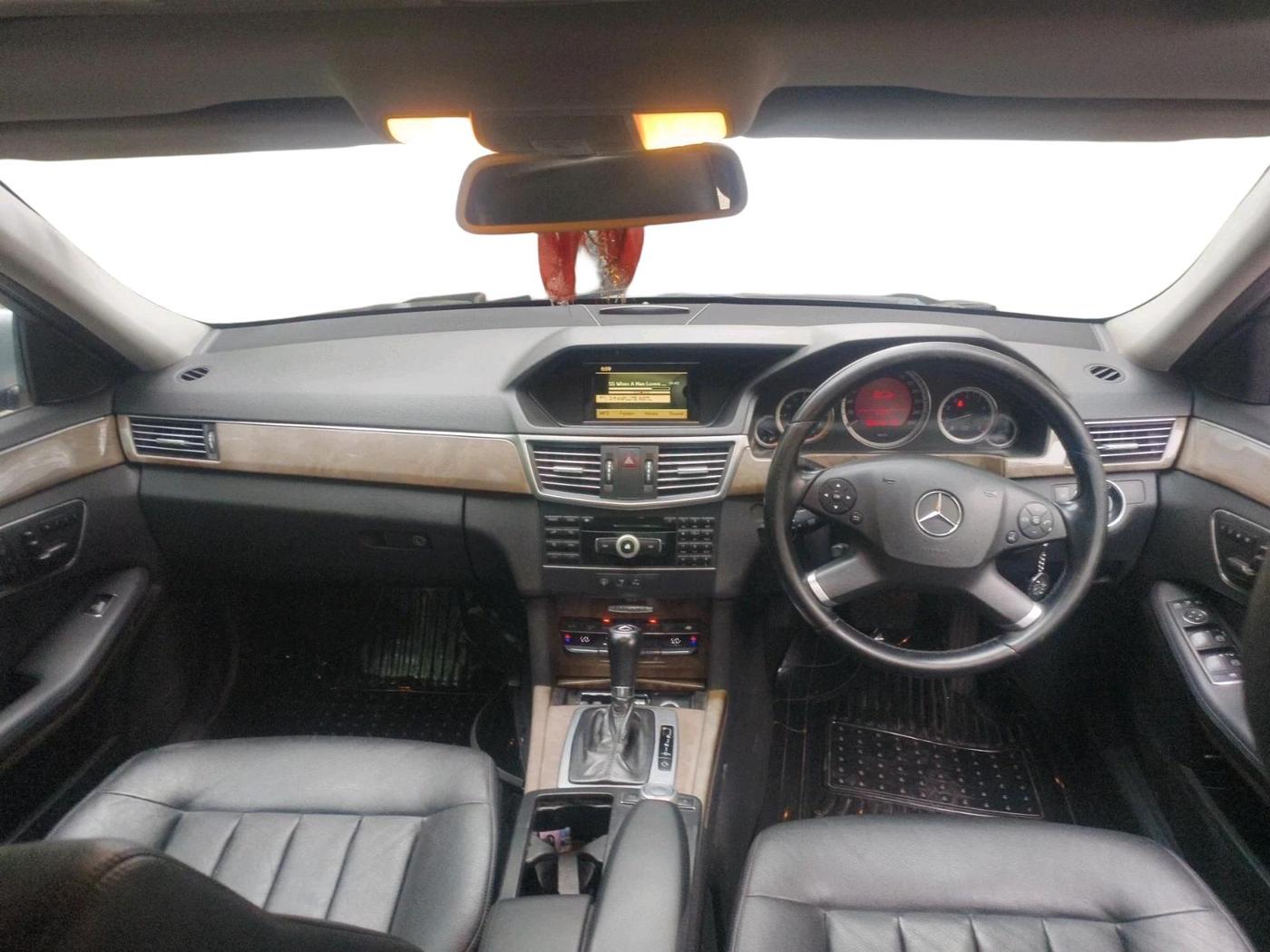 2011 Mercedes Benz E Class E 200 CGI AVANTGARDE, Petrol, Automatic, 58,790 km, interior