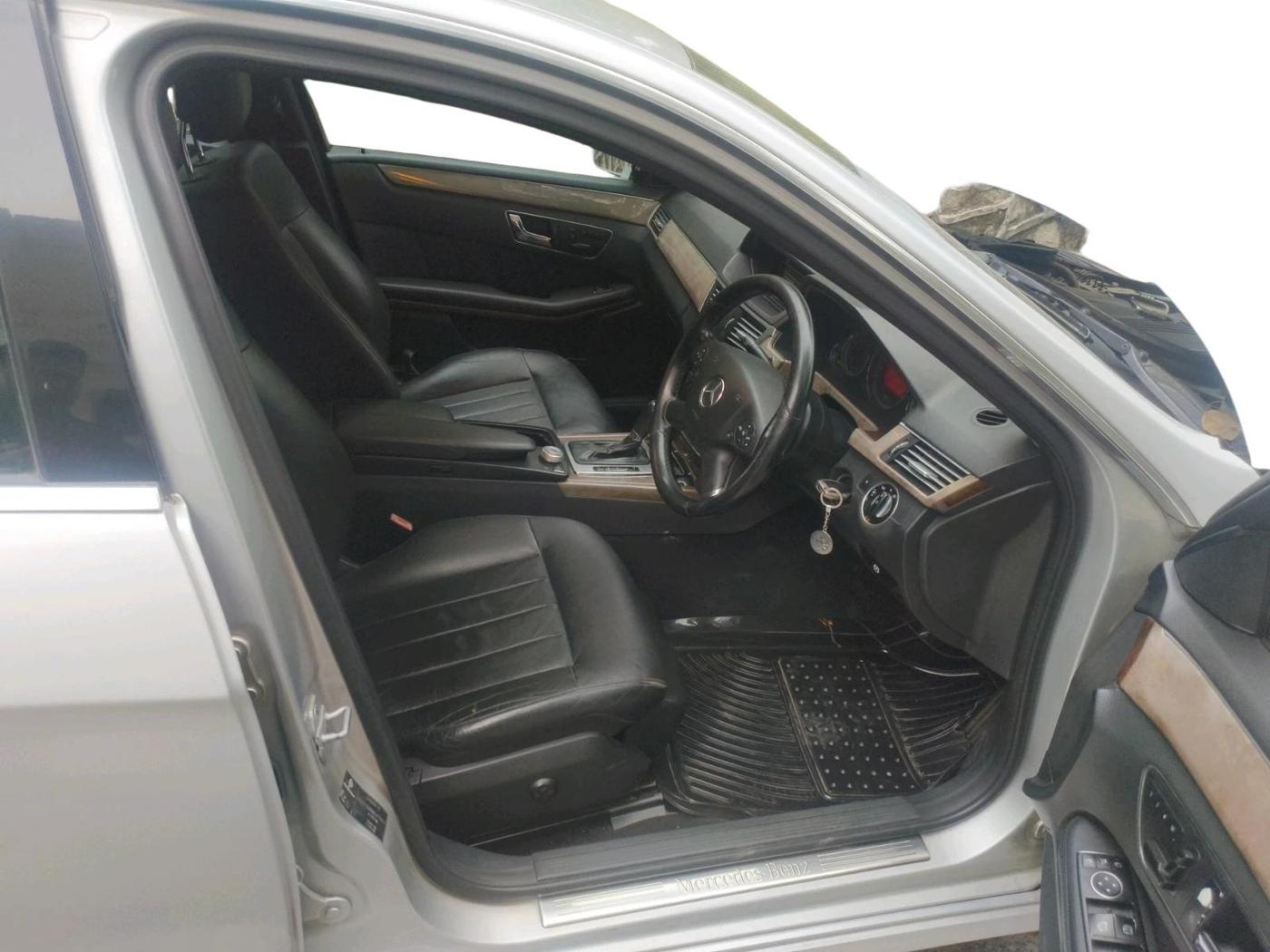 2011 Mercedes Benz E Class E 200 CGI AVANTGARDE, Petrol, Automatic, 58,790 km, interior
