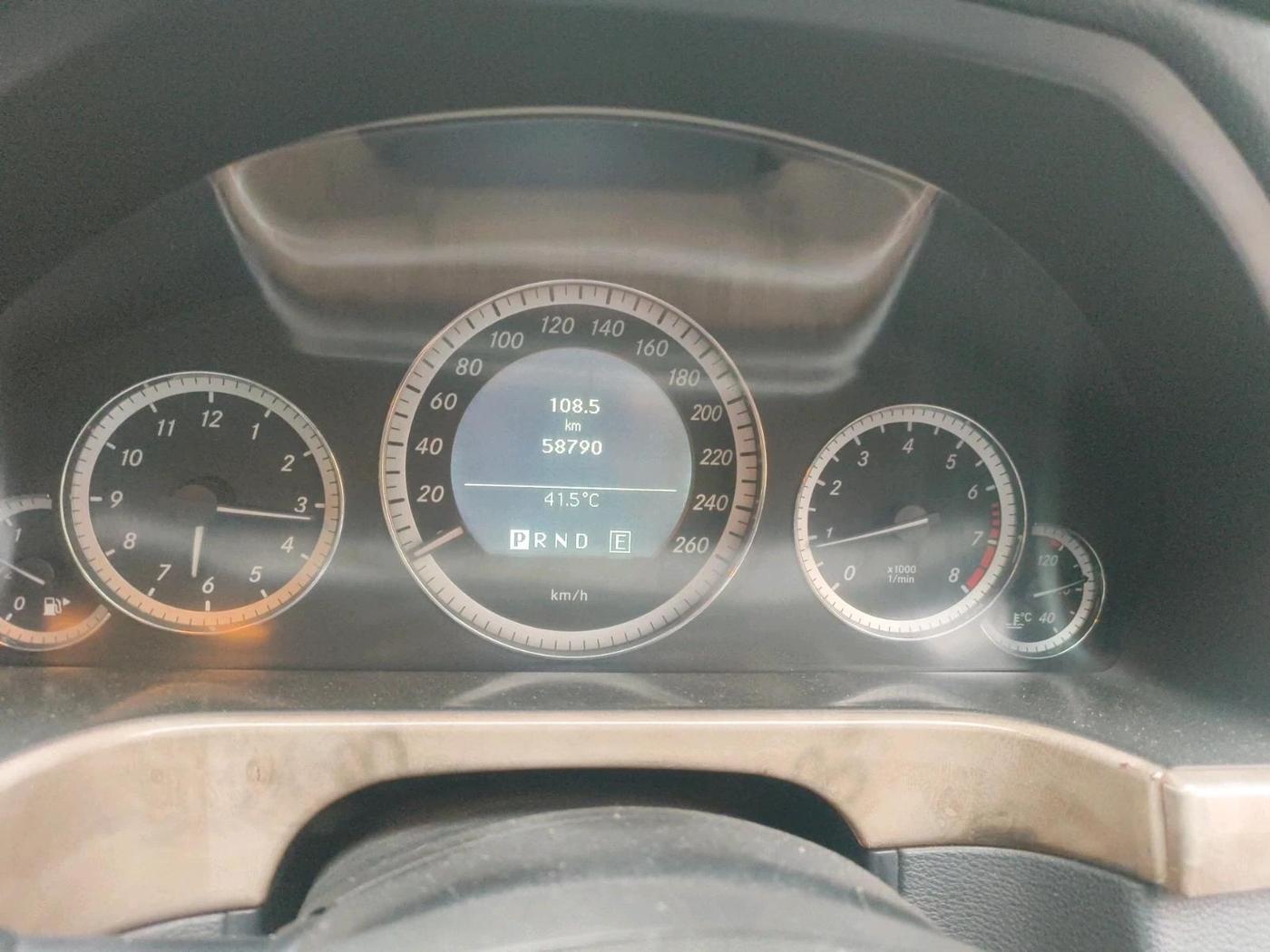 2011 Mercedes Benz E Class E 200 CGI AVANTGARDE, Petrol, Automatic, 58,790 km, interior