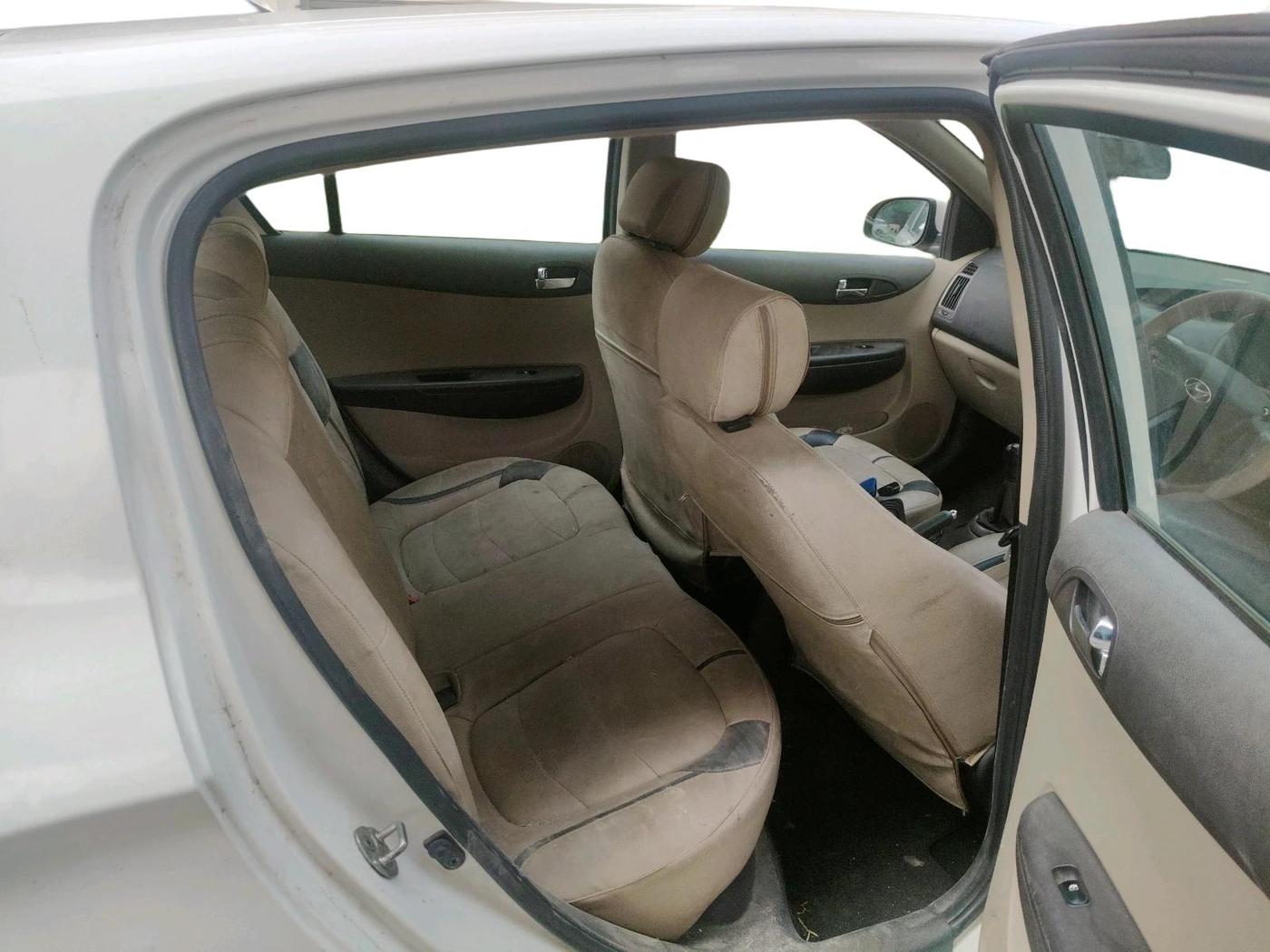 2014 Hyundai i20 MAGNA (O) 1.2, Petrol, Manual, 25,469 km, interior