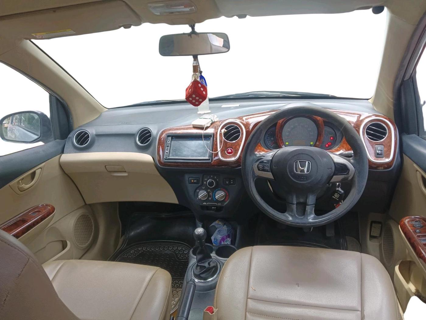 2015 Honda Mobilio 1.5L I-VTEC V, Petrol, Manual, 70,617 km, interior
