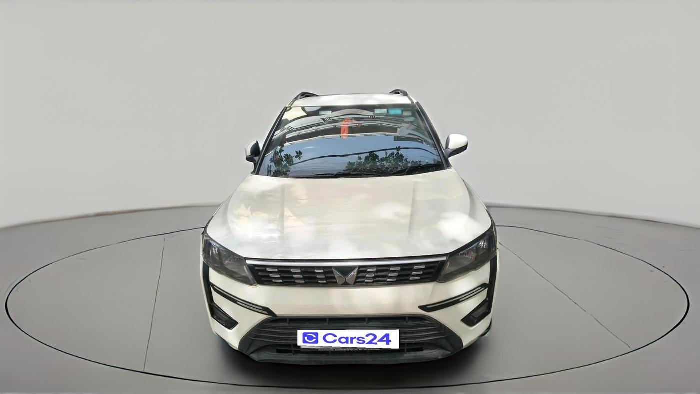 2023 Mahindra XUV300 W6 1.2 PETROL, Petrol, Manual, 38,268 km, exterior