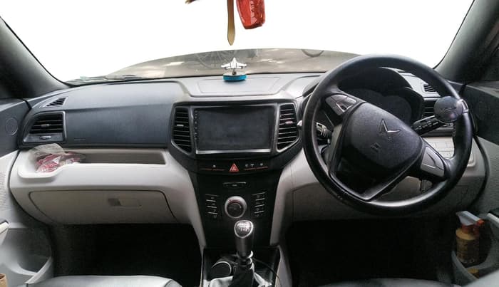 2023 Mahindra XUV300 W6 1.2 PETROL, Petrol, Manual, 38,268 km, interior