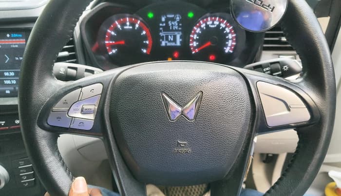 2023 Mahindra XUV300 W6 1.2 PETROL, Petrol, Manual, 38,268 km, interior