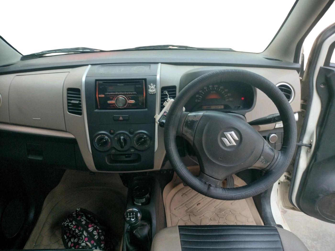 2014 Maruti Wagon R 1.0 LXI, CNG, Manual, 60,876 km, interior