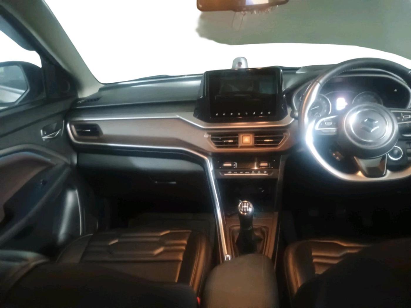 2024 Maruti BREZZA ZXI + SMART HYBRID, Petrol, Manual, 20,389 km, interior