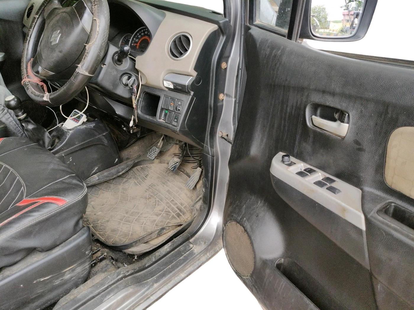 2013 Maruti Wagon R 1.0 VXI, CNG, Manual, 51,707 km, interior