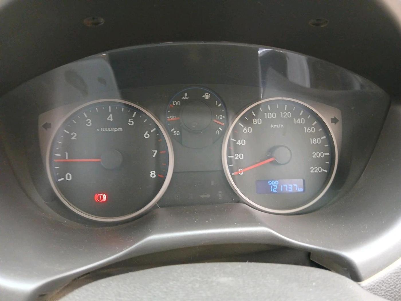 2013 Hyundai i20 SPORTZ 1.2, CNG, Manual, 1,21,737 km, interior