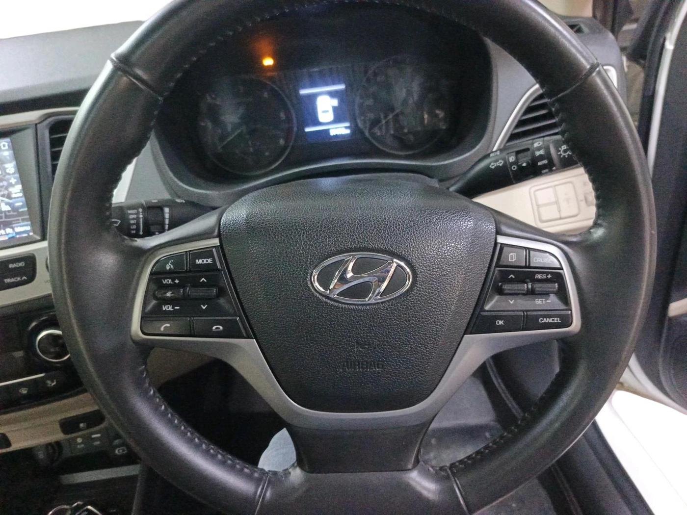 2019 Hyundai Verna 1.6 CRDI SX (O) AT, Diesel, Automatic, 37,472 km, interior