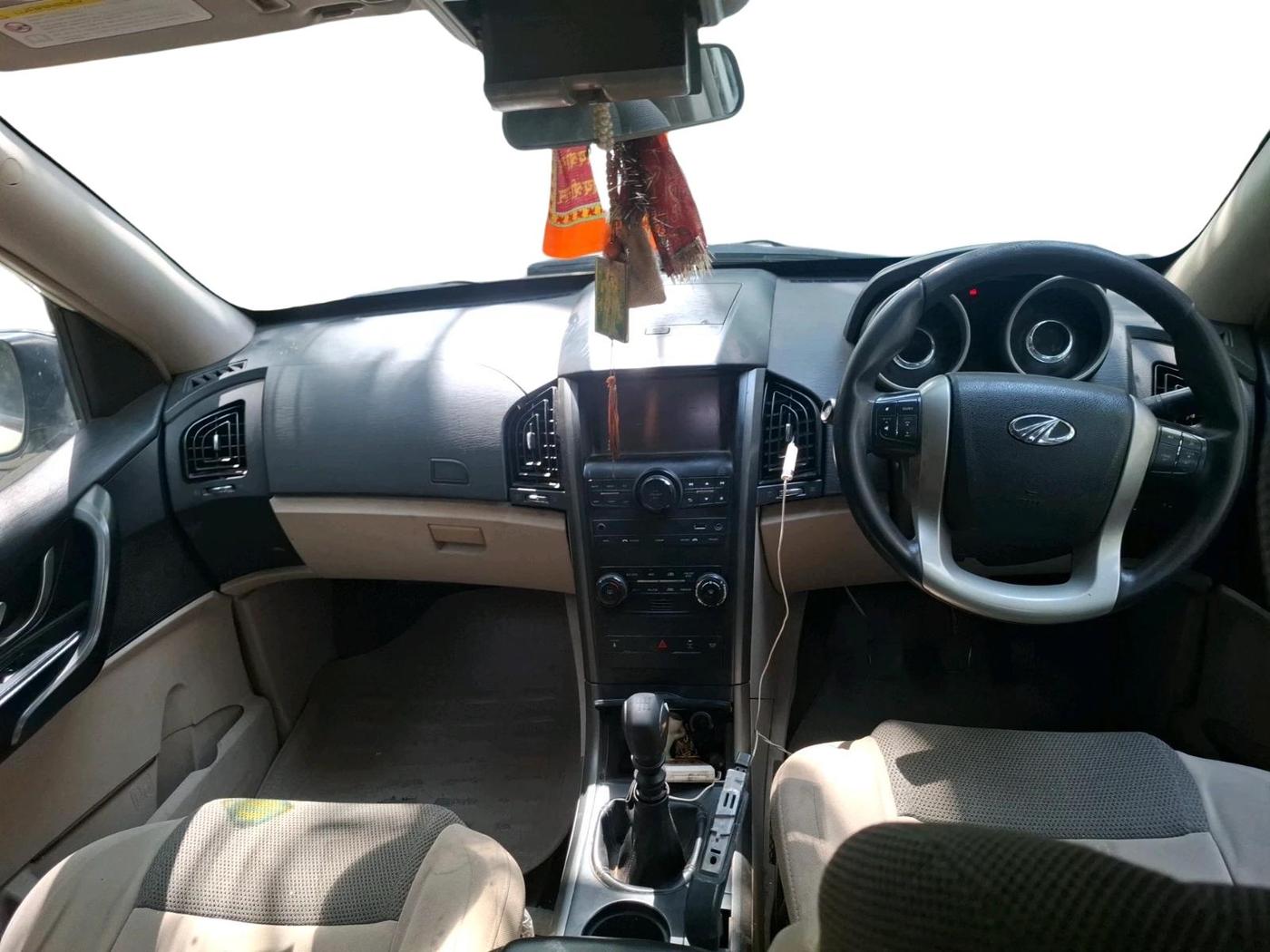 2016 Mahindra XUV500 W6 1.99, Diesel, Manual, 1,16,057 km, interior