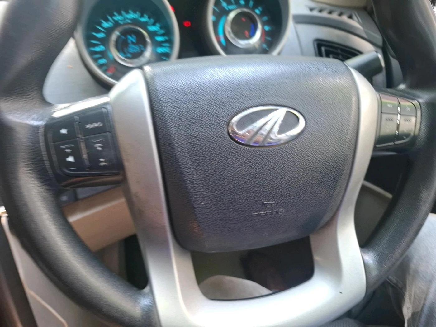 2016 Mahindra XUV500 W6 1.99, Diesel, Manual, 1,16,057 km, interior