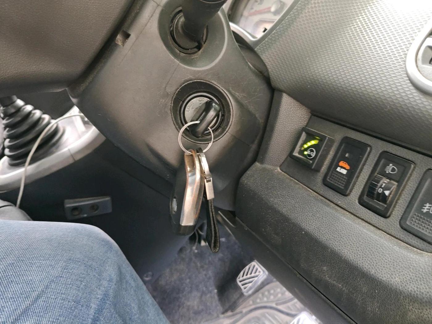 2012 Maruti Ritz VXI, CNG, Manual, 1,11,778 km, interior