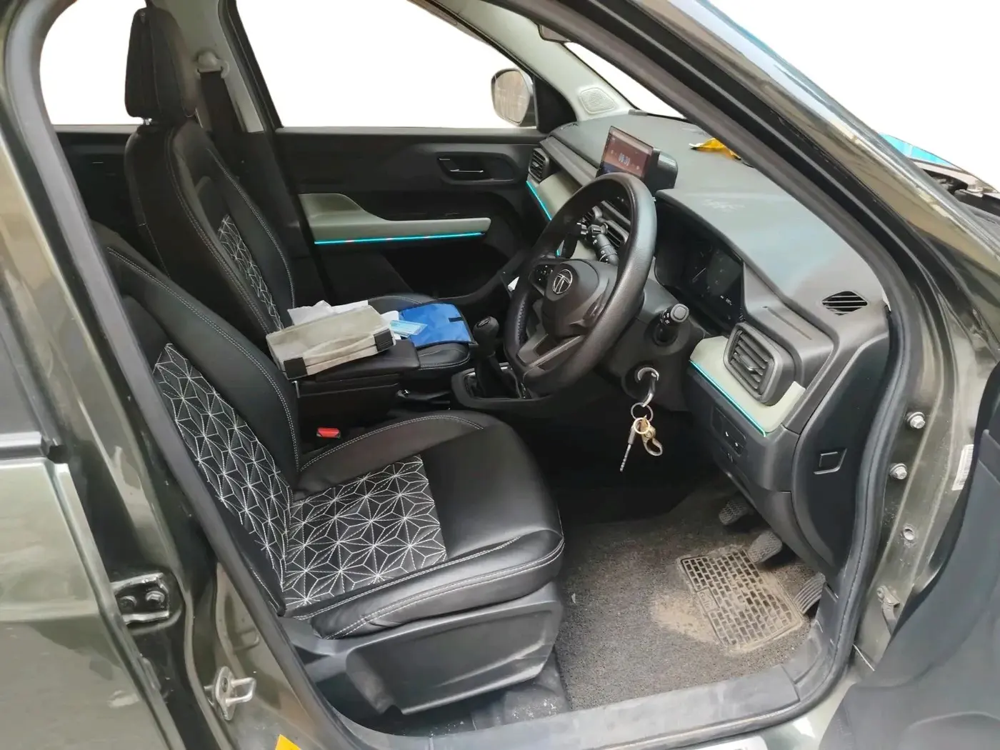 2023 Tata PUNCH ADVENTURE CAMO MT, Petrol, Manual, 6,998 km, interior